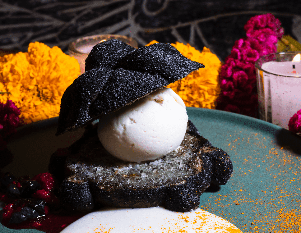 Fotografía del restaurante Los Danzantes. Pan Muerto con Ceniza