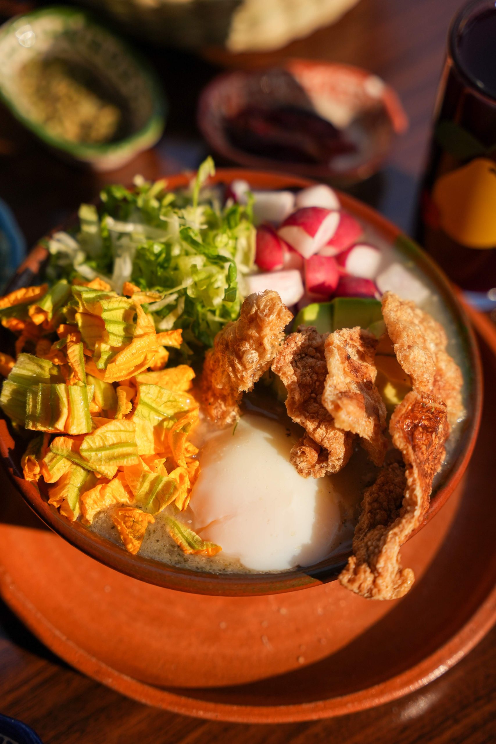 Pozoles Texcoco ofrece cuatro tipos de pozole: blanco, verde, rojo y mixteco