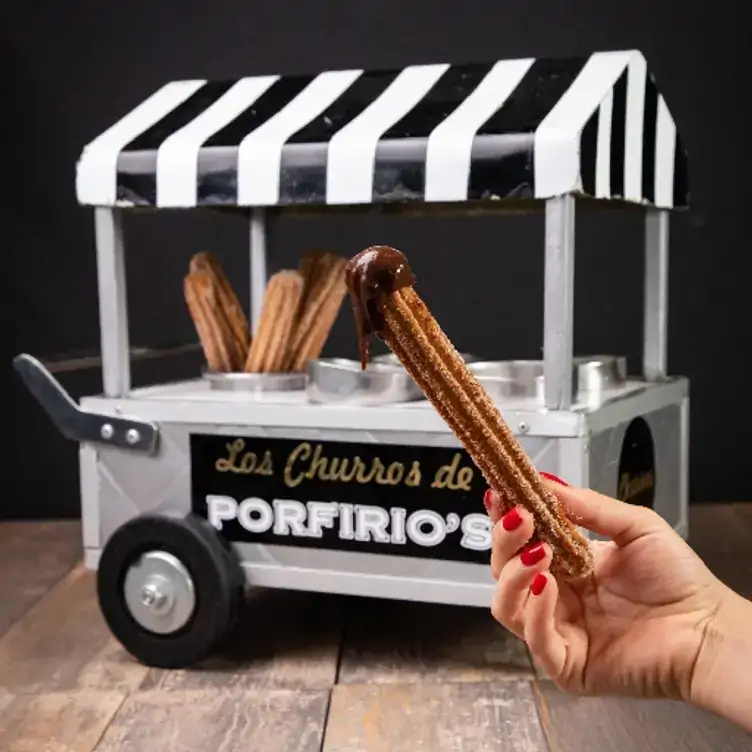 Churros en Porfirio's, uno de los mejores restaurantes familiares en la CDMX.