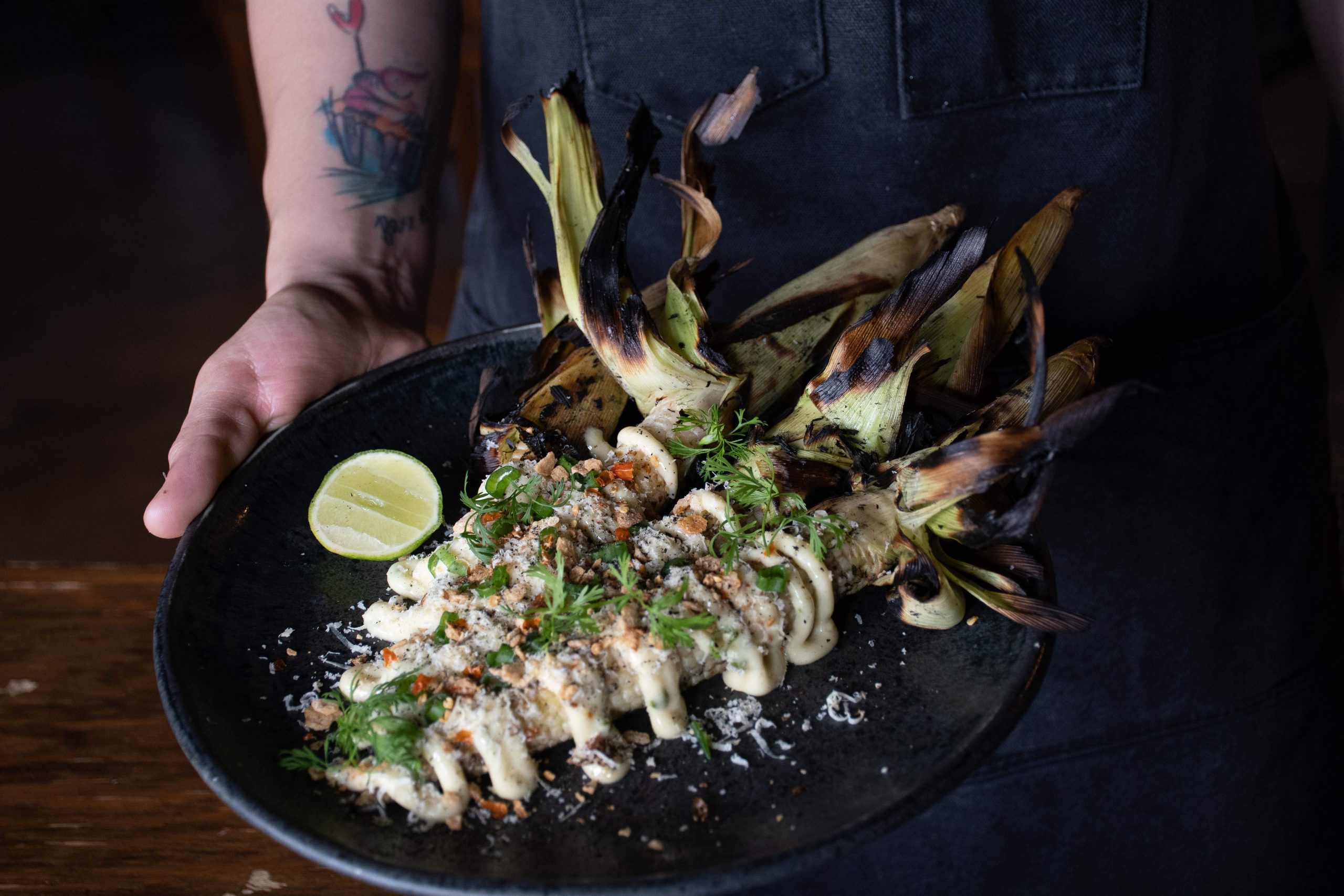 Jilotes asados con mayonesa de pipián en el restaurante El Jonuco en Monterrey.