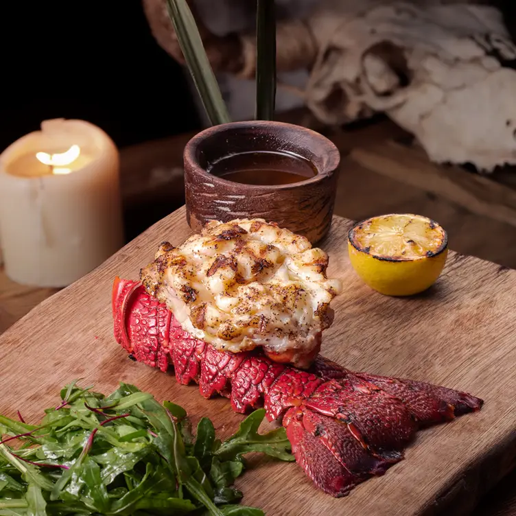 Un platillo bien presentado de Chambao, uno de los mejores restaurantes de carnes en CDMX.