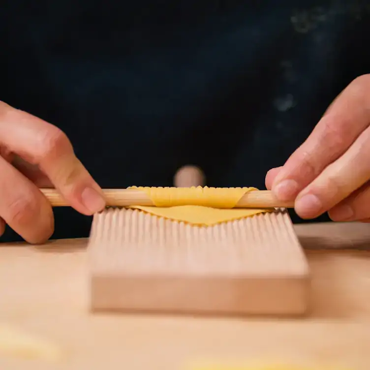 Elaboración de las pastas caseras de Casa Zibarita, uno de los mejores restaurantes en Tijuana